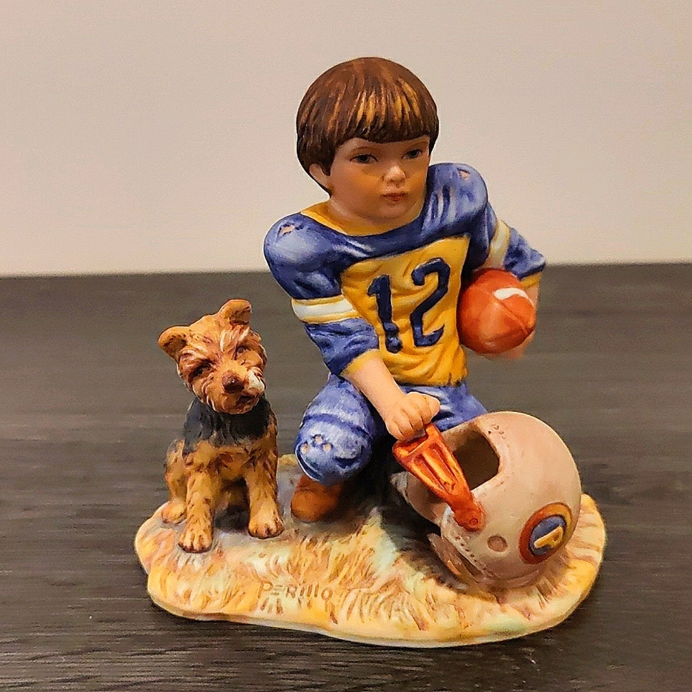 The Quarterback Figurine By Gregory Perillo